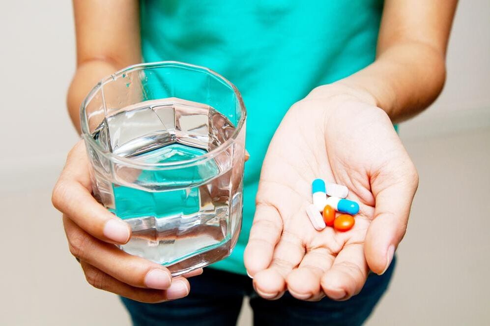 A girl takes medicine to eliminate papilloma